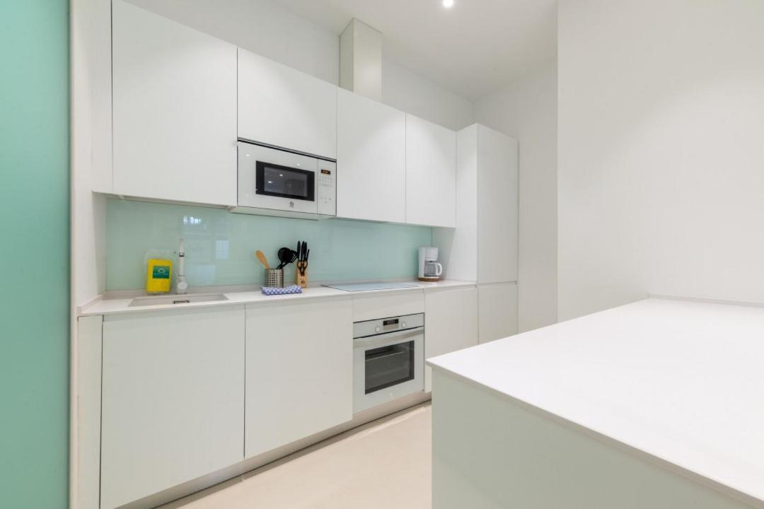 2 Bedrooms 2 Bathrooms Furnished - Delicias - Modern- Mintystay Мадрид Экстерьер фото